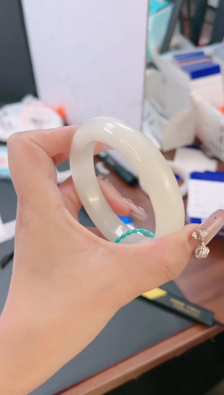 未镶嵌手镯和田玉9T124-60