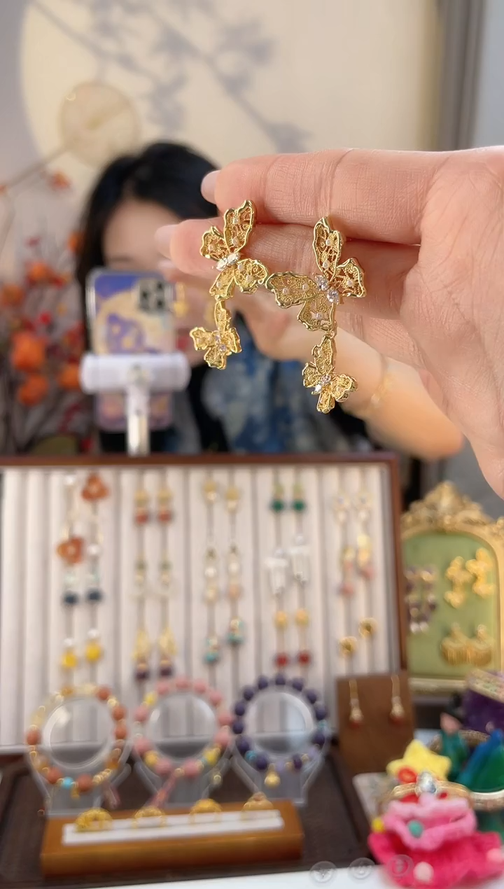 铜合金925银无金色蝴蝶耳饰