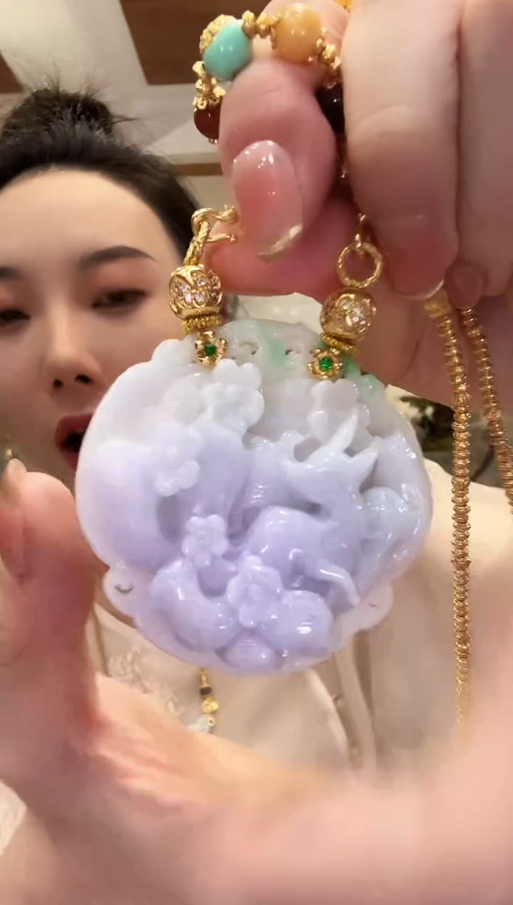 翡翠未镶嵌颈饰国风