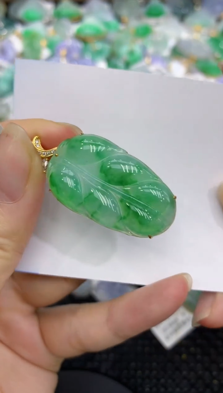 【闪购商品】翡翠颈饰18K金镶嵌8888888888