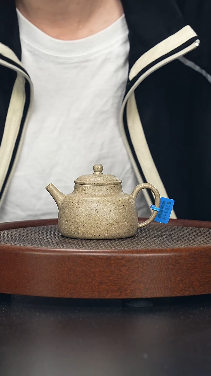 茶壶紫砂言心-黑段-全手工微微瑕