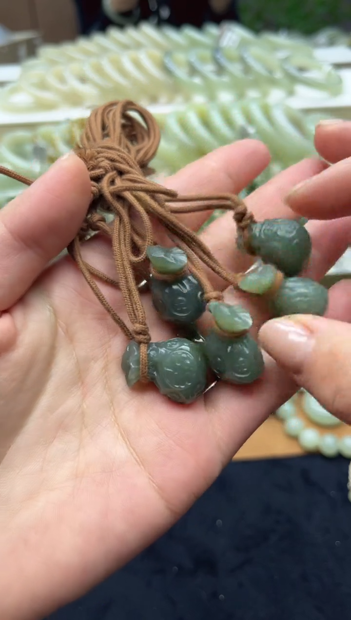颈饰未镶嵌和田玉和田玉且末蓝钱袋鼓鼓  2025粉丝专享  拍一发一
