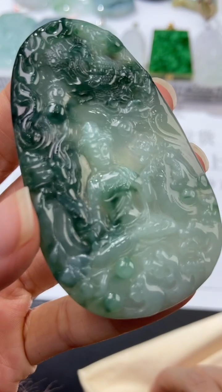 未镶嵌挂件翡翠379526   多人