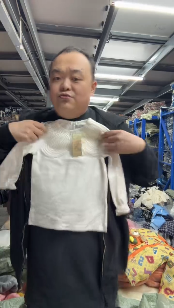 阳**旧女童上衣6230 110