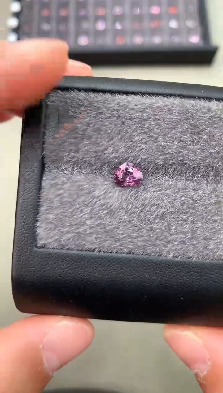 【闪购商品】定制尖晶石裸石未镶嵌1.25ct 爱心型 紫色调