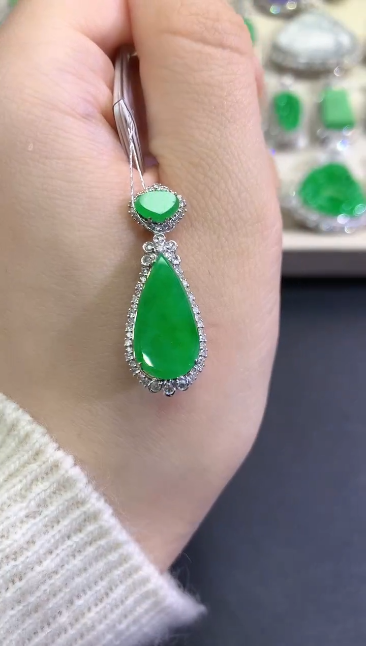 【闪购商品】翡翠颈饰18K金镶嵌C37   