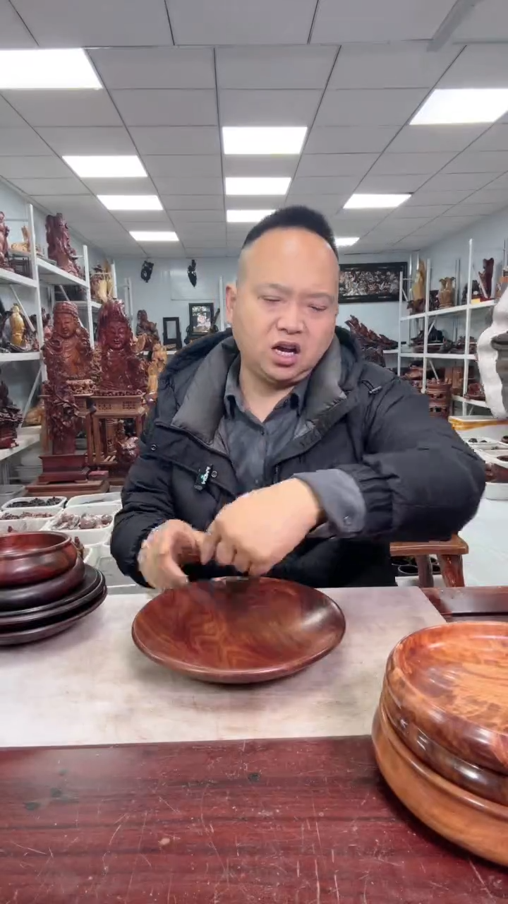 【闪购商品】花梨木类木雕工艺品8888888