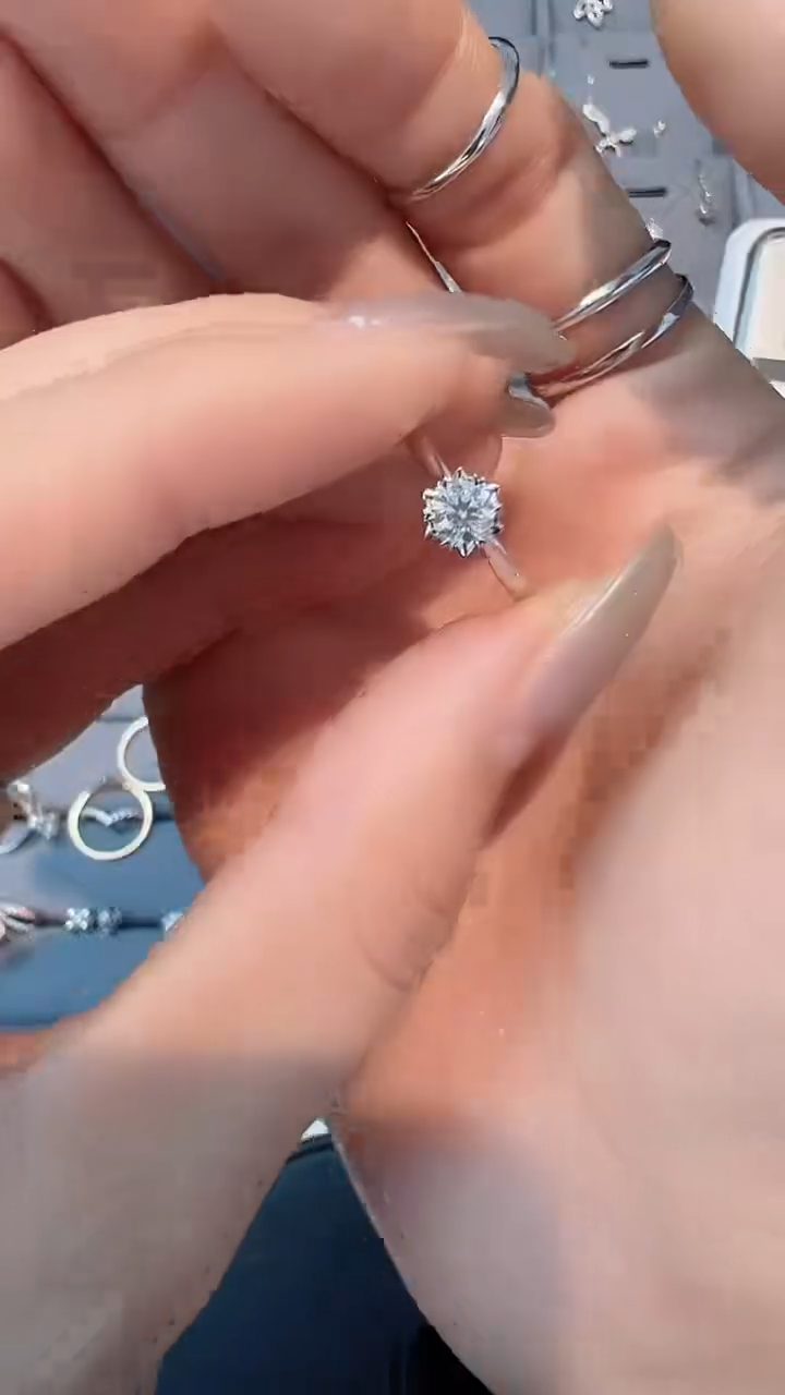 【闪购商品】钻石戒指/指环18K金镶嵌多样性发一