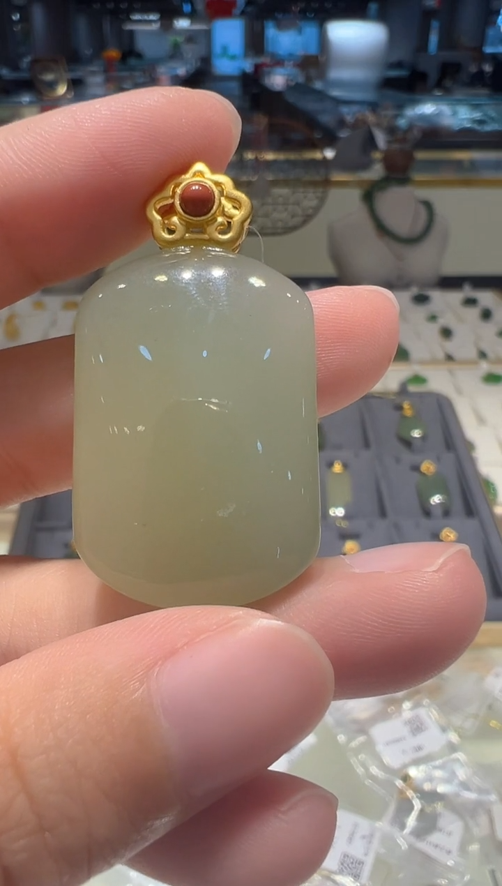 【闪购商品】和田玉颈饰足金镶嵌1111111