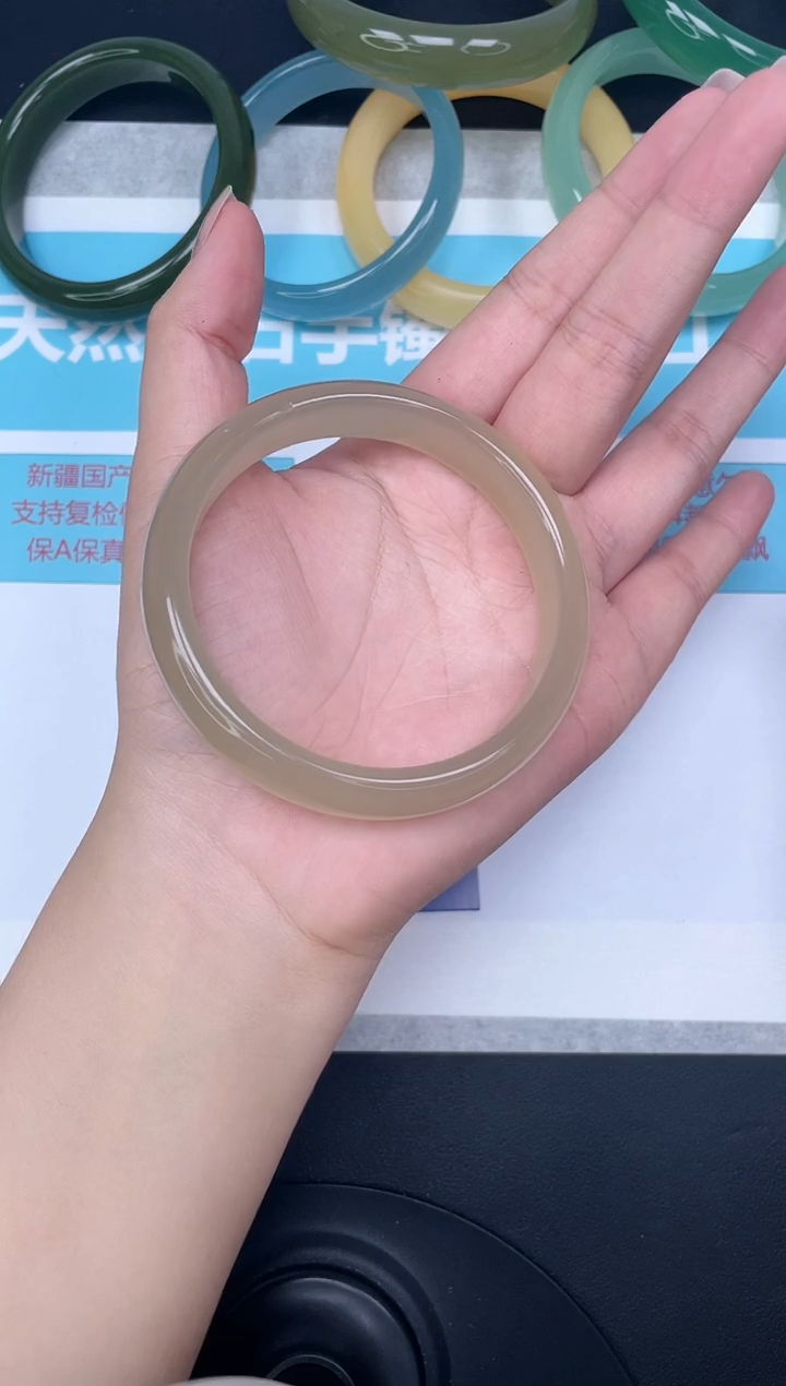 未镶嵌手镯石英质玉187-62.6