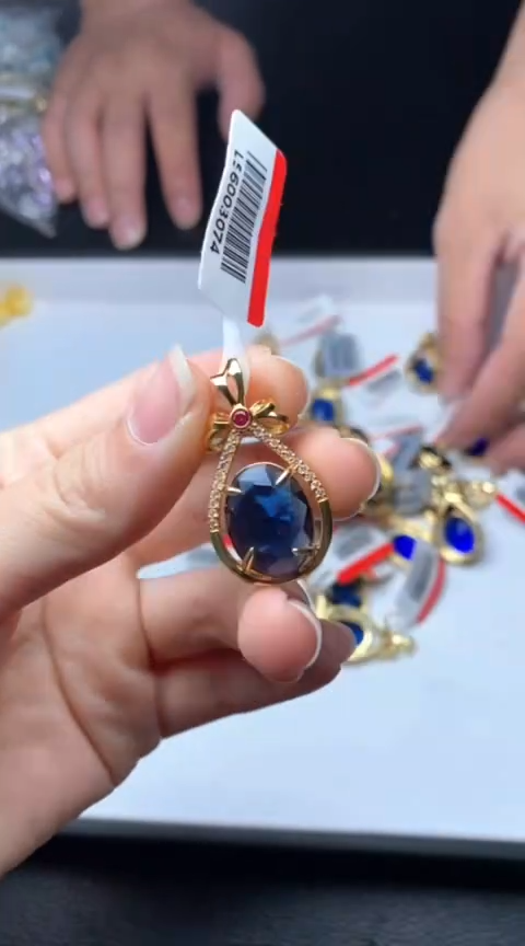 所见即所得110吊坠