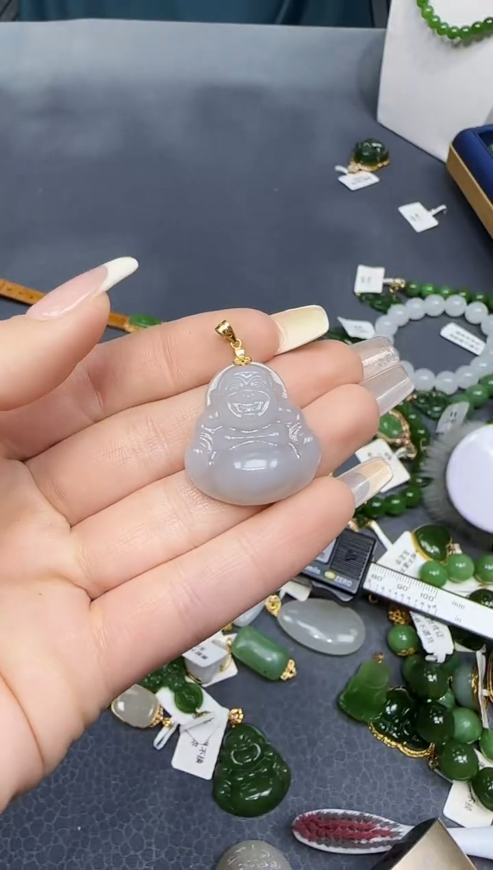 【闪购商品】和田玉挂件18K金镶嵌1