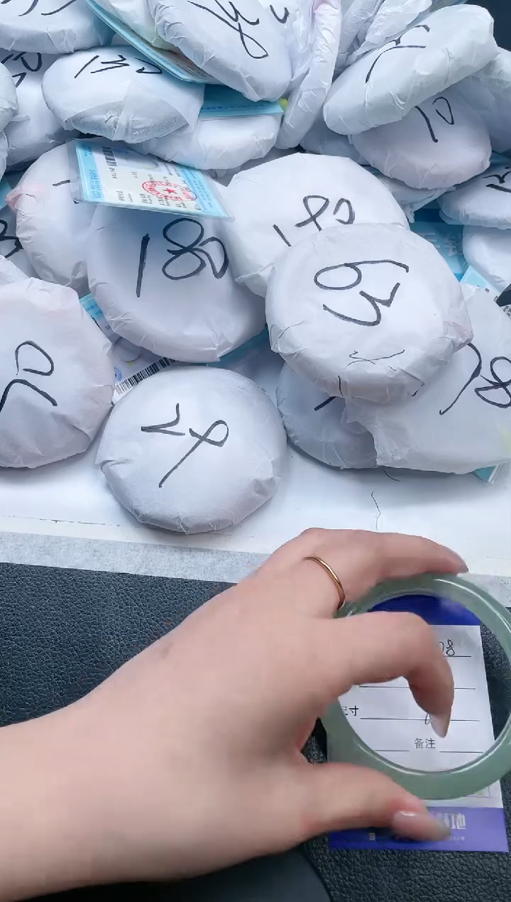 【闪购商品】石英质玉手镯未镶嵌19V108-60