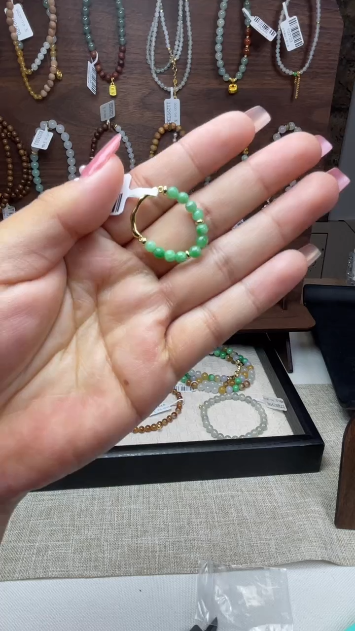 未镶嵌戒指翡翠戒指