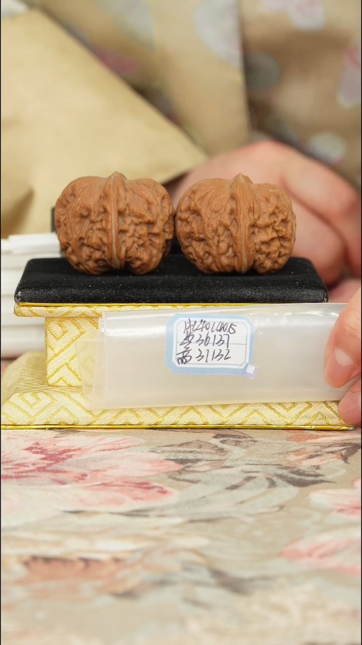 【闪购商品】文玩核桃把件平谷元宝