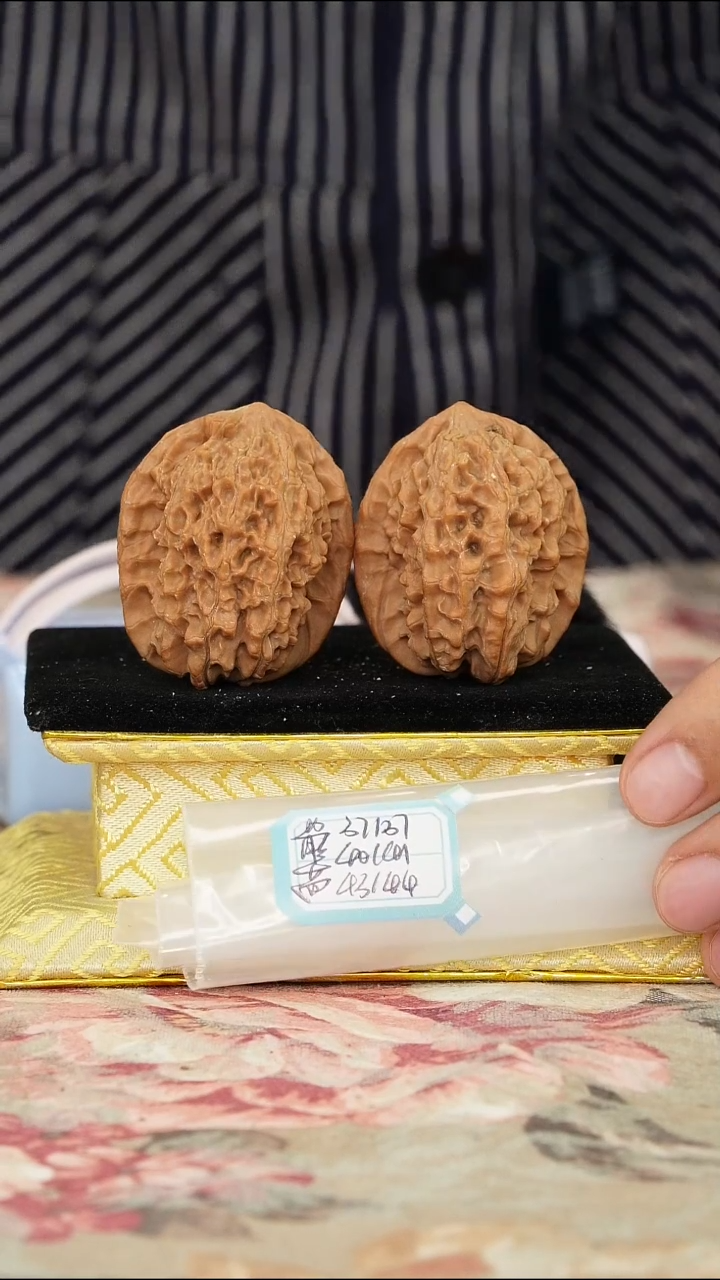 文玩核桃把件非嫁接马老四