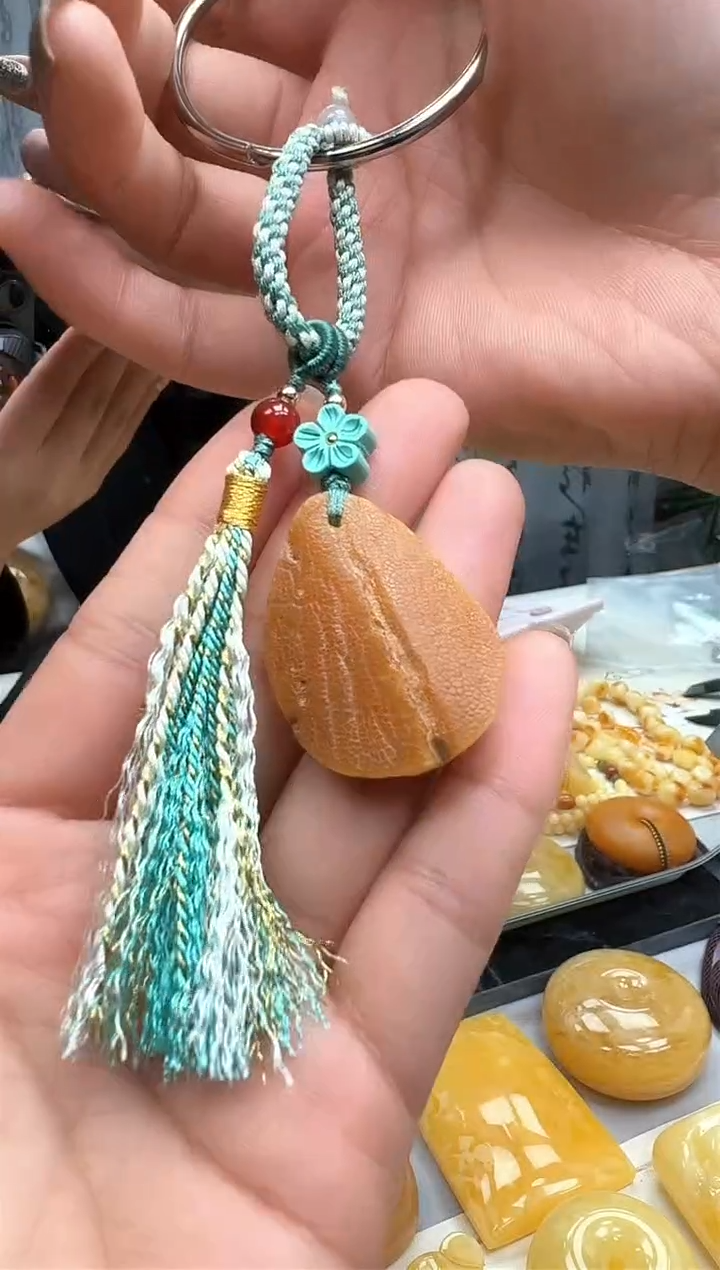 【闪购商品】琥珀裸石未镶嵌包挂   多样性发一