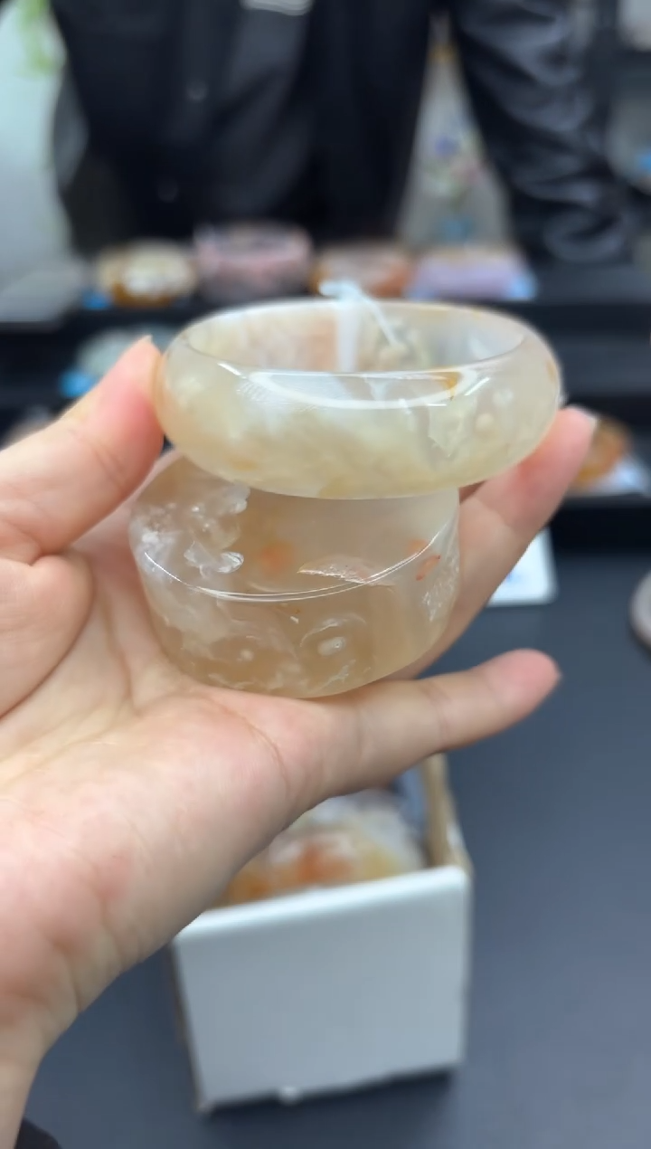 【闪购商品】石英质玉手镯未镶嵌C468(53圈赠送镯心)