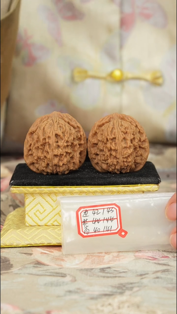 【闪购商品】文玩核桃把件赵喜满南将石