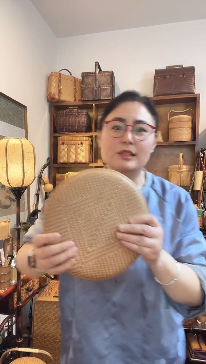 手工竹编回纹茶饼盒