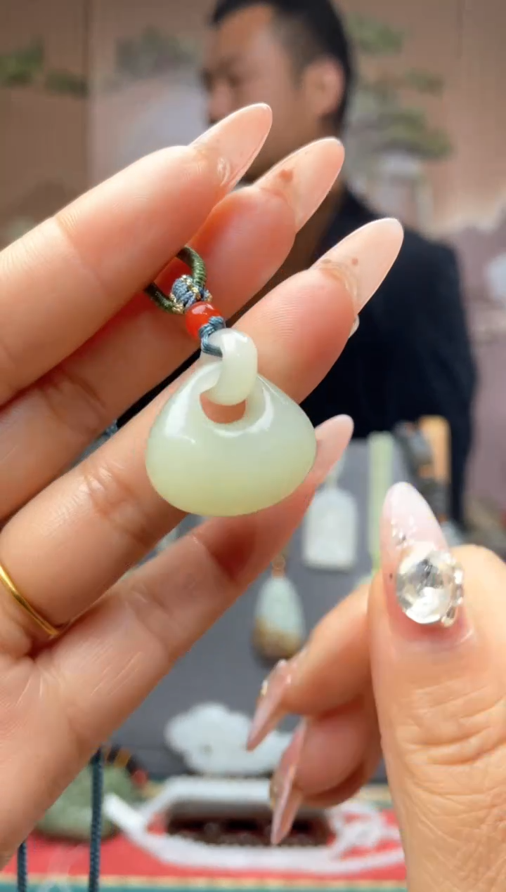 【闪购商品】和田玉颈饰未镶嵌一