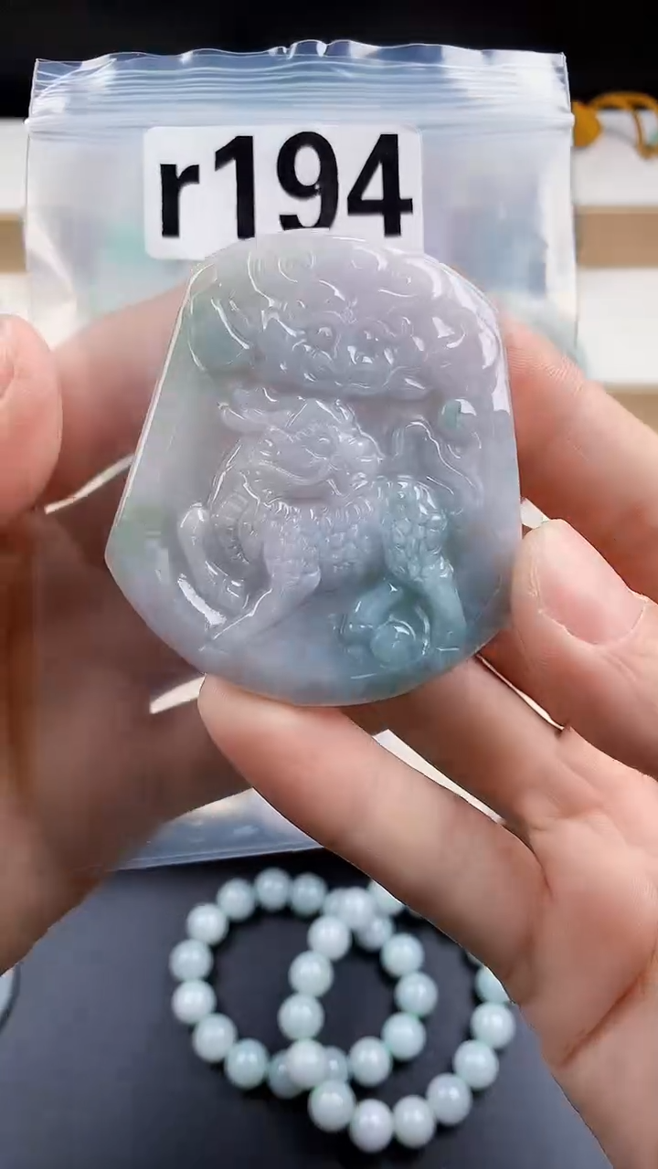 颈饰未镶嵌翡翠天然翡翠吊坠挂件