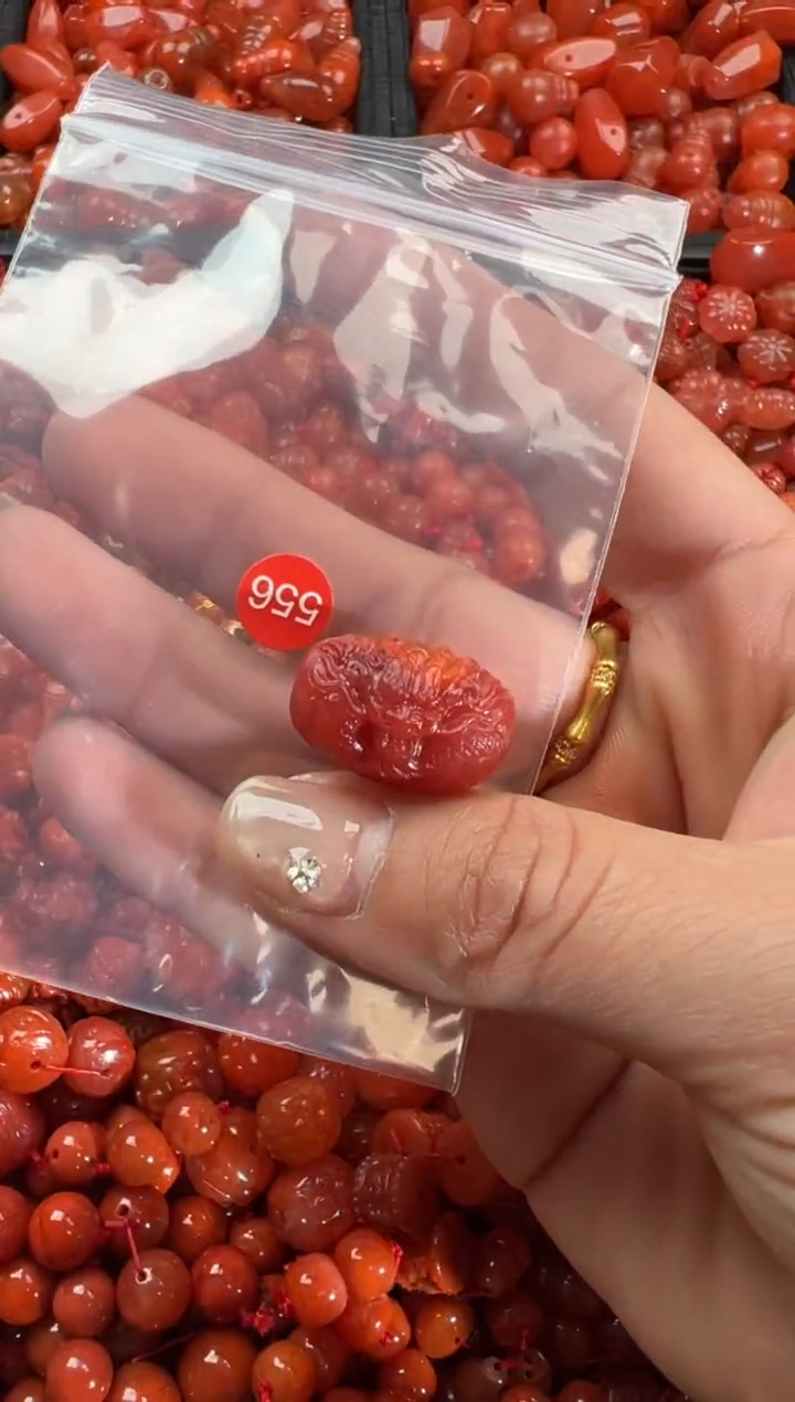 【闪购商品】南红玛瑙颈饰未镶嵌1