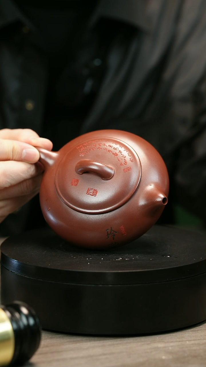 茶壶紫砂小*H2357李传荣刻绘乳瓢