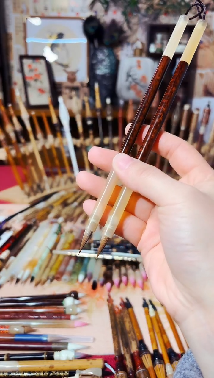 闪19 蛇纹木羊角笔杆小奶尾小楷出锋1.8（清水试笔）