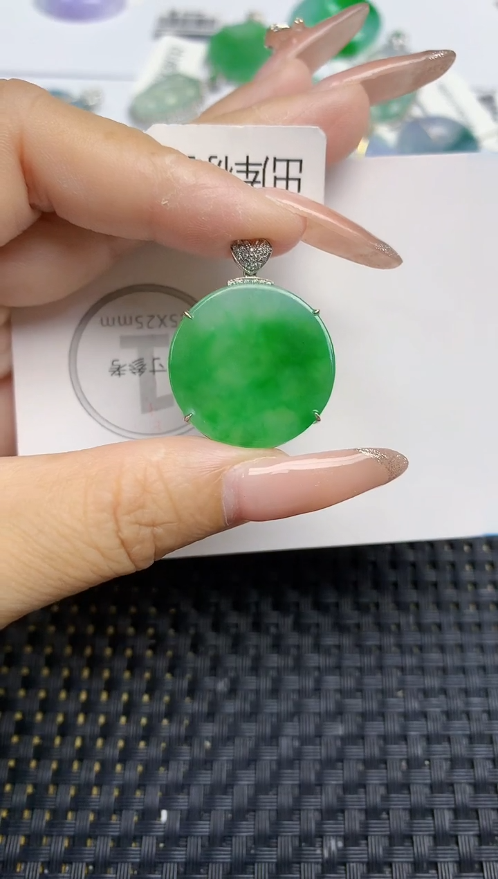 颈饰18K金镶嵌翡翠天然缅甸A货翡翠百元以上9元证书费自理