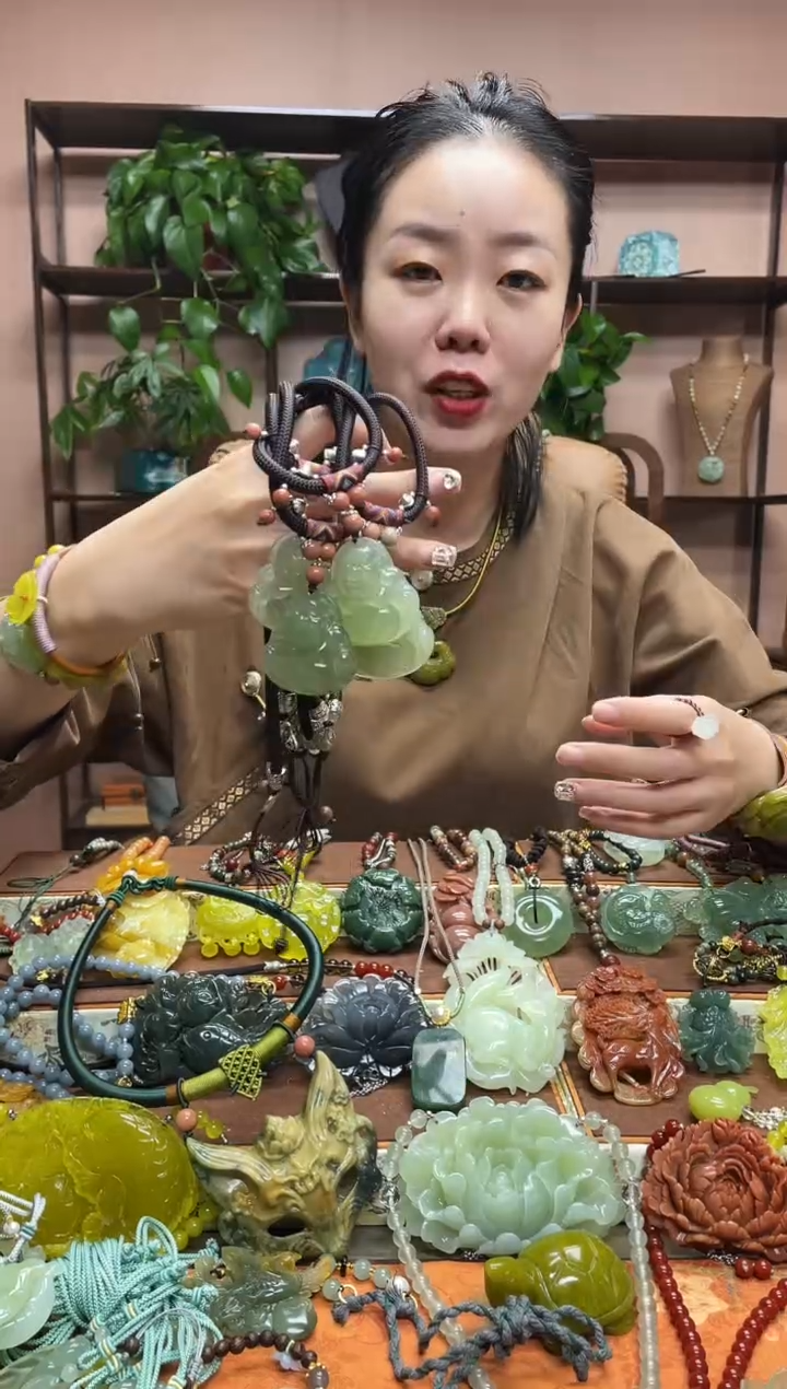 未镶嵌岫玉吊坠多样性发货发其中之一