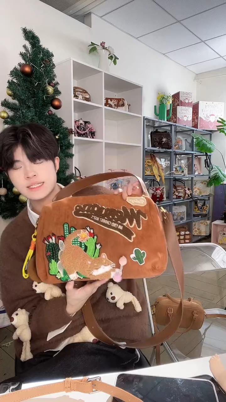 PU必灵饰物局自由的风