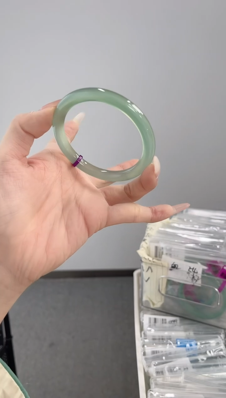 【闪购商品】玛瑙/玉髓手镯未镶嵌55-56圈