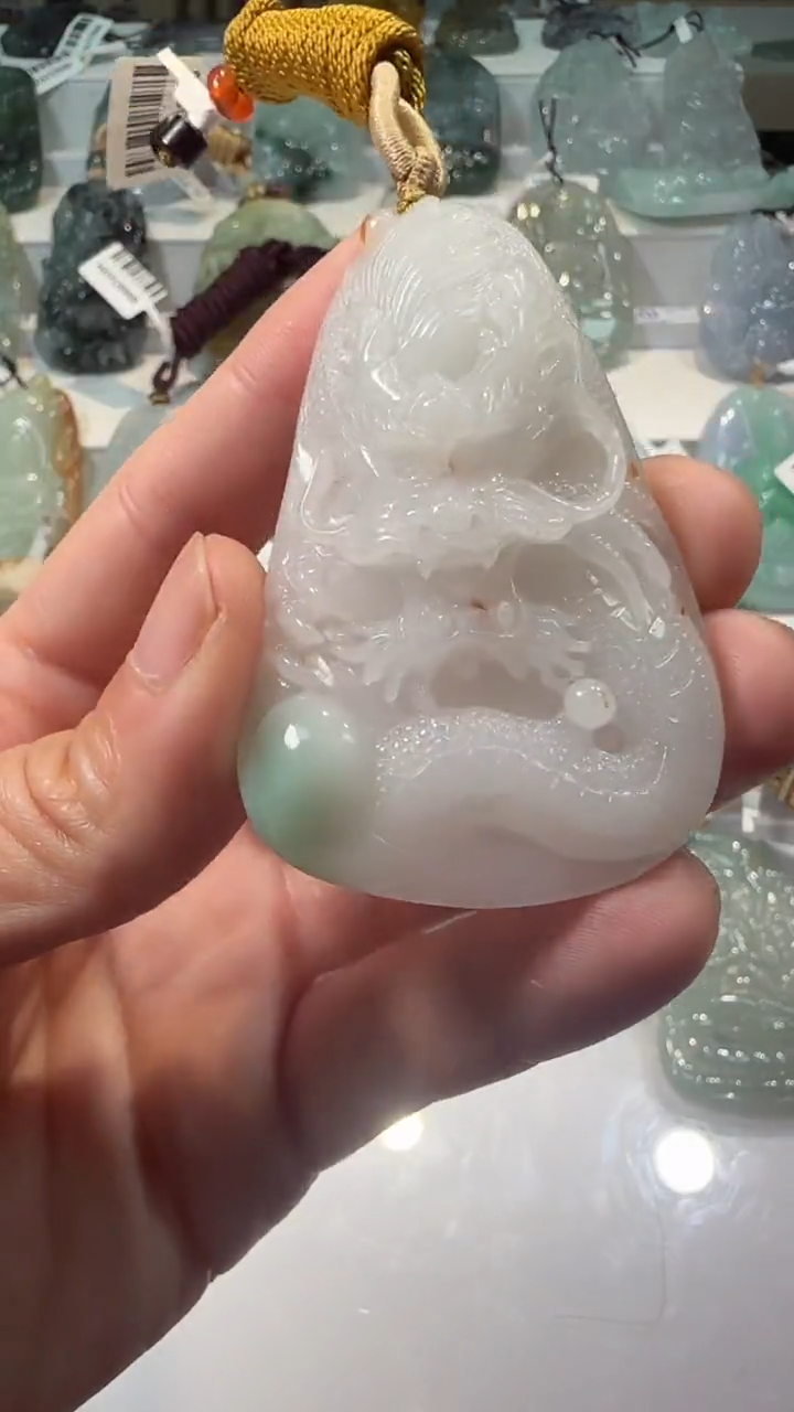 【闪购商品】翡翠颈饰未镶嵌天然翡翠