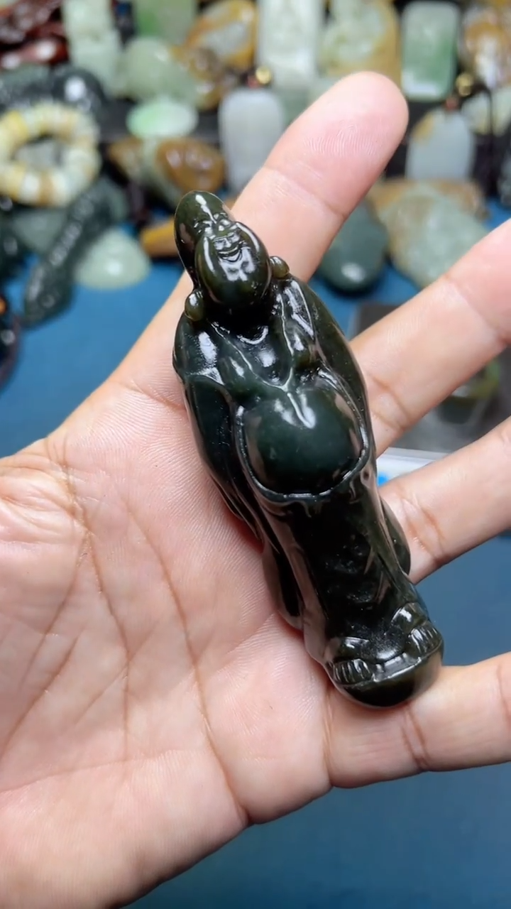 未镶嵌和田玉把件-