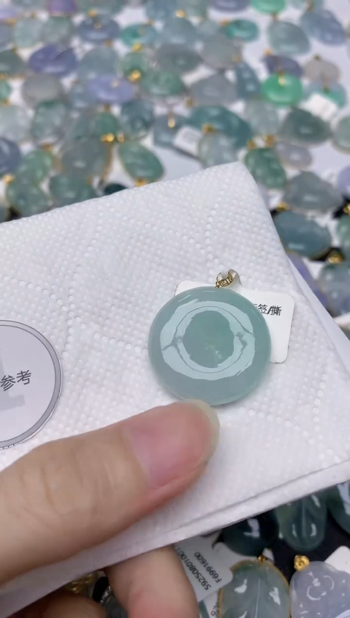 翡翠18K金镶嵌颈饰天然A货翡翠