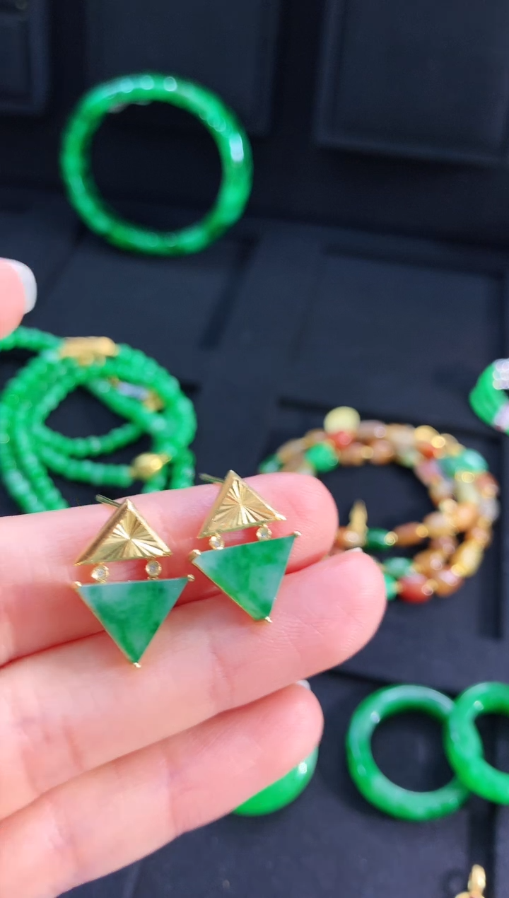 【闪购商品】翡翠耳饰18K金镶嵌耳饰