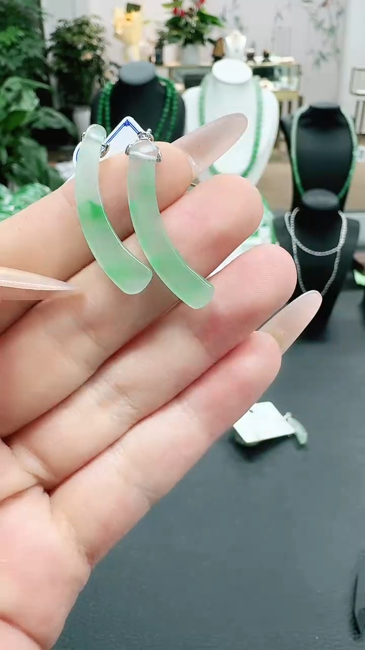 未镶嵌1石英质玉（非洲翠）/7317