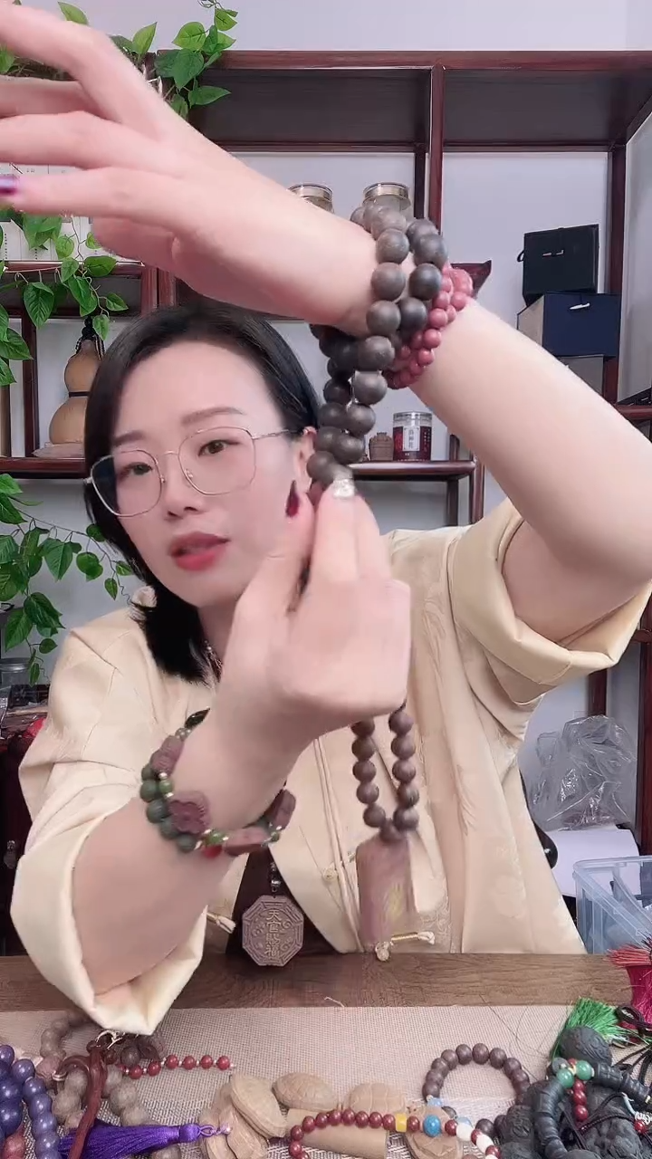 泥塑抱朴+金颜茉莉的大脖挂