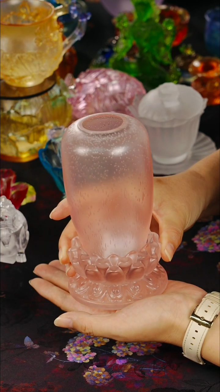 琉璃一盏清茗，一席美器