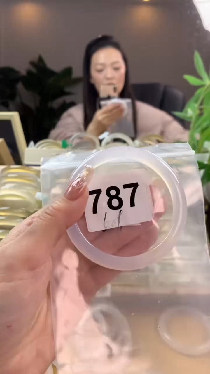 【闪购商品】玛瑙/玉髓手镯未镶嵌787