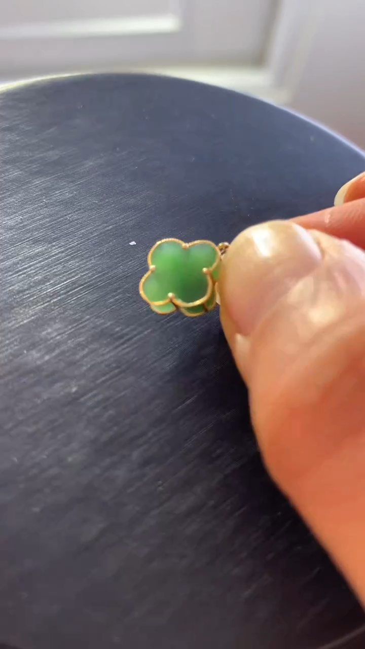 18K金镶嵌和田玉挂件碧玉金镶四叶草