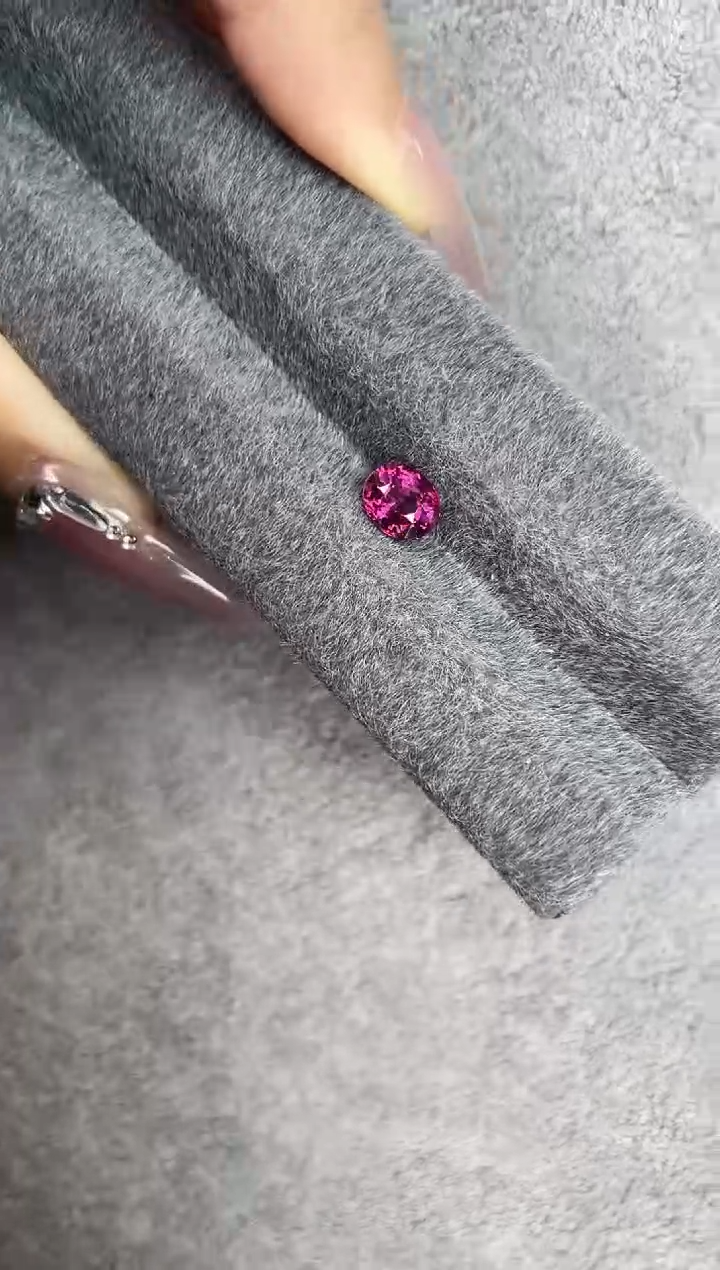 【闪购商品】石榴石裸石未镶嵌1.54ct   