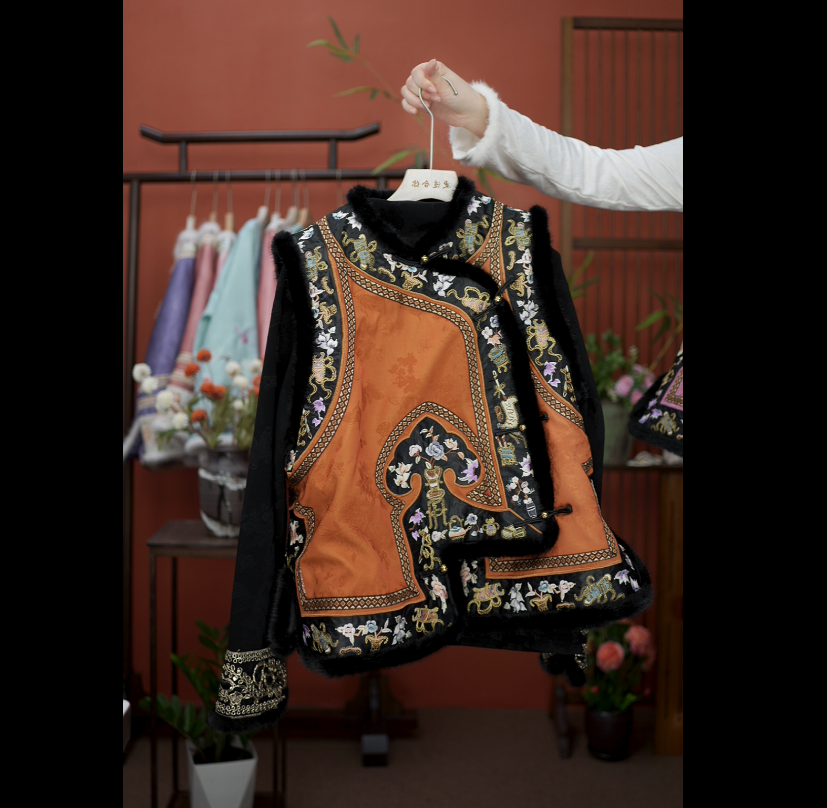 国风新中式加棉绣花马甲外套