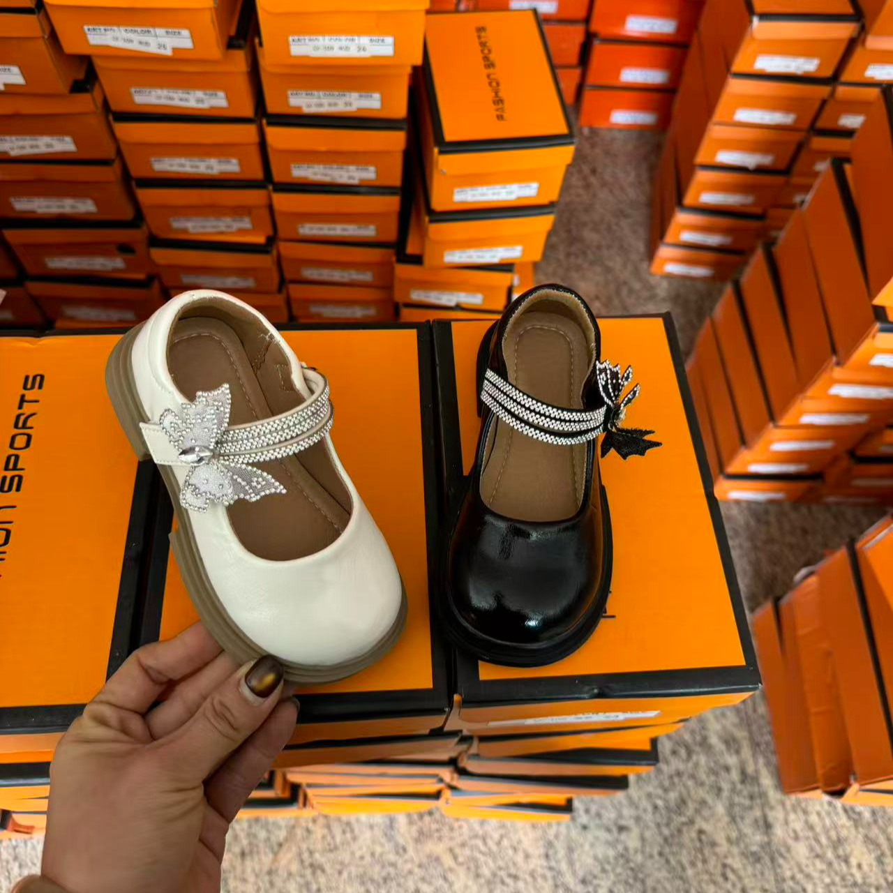 2025秋季新款女童皮鞋中小童公主鞋 默认瑕疵完美慎拍