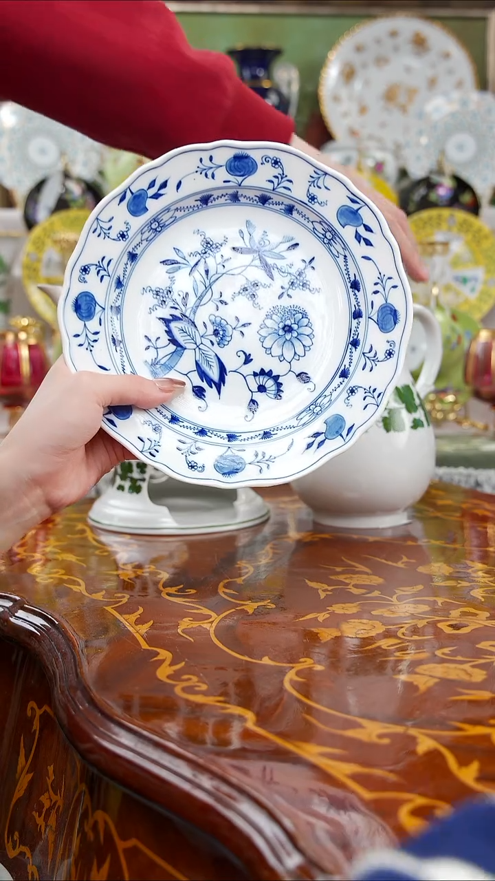 瓷婷婷中古瓷器如图所示19