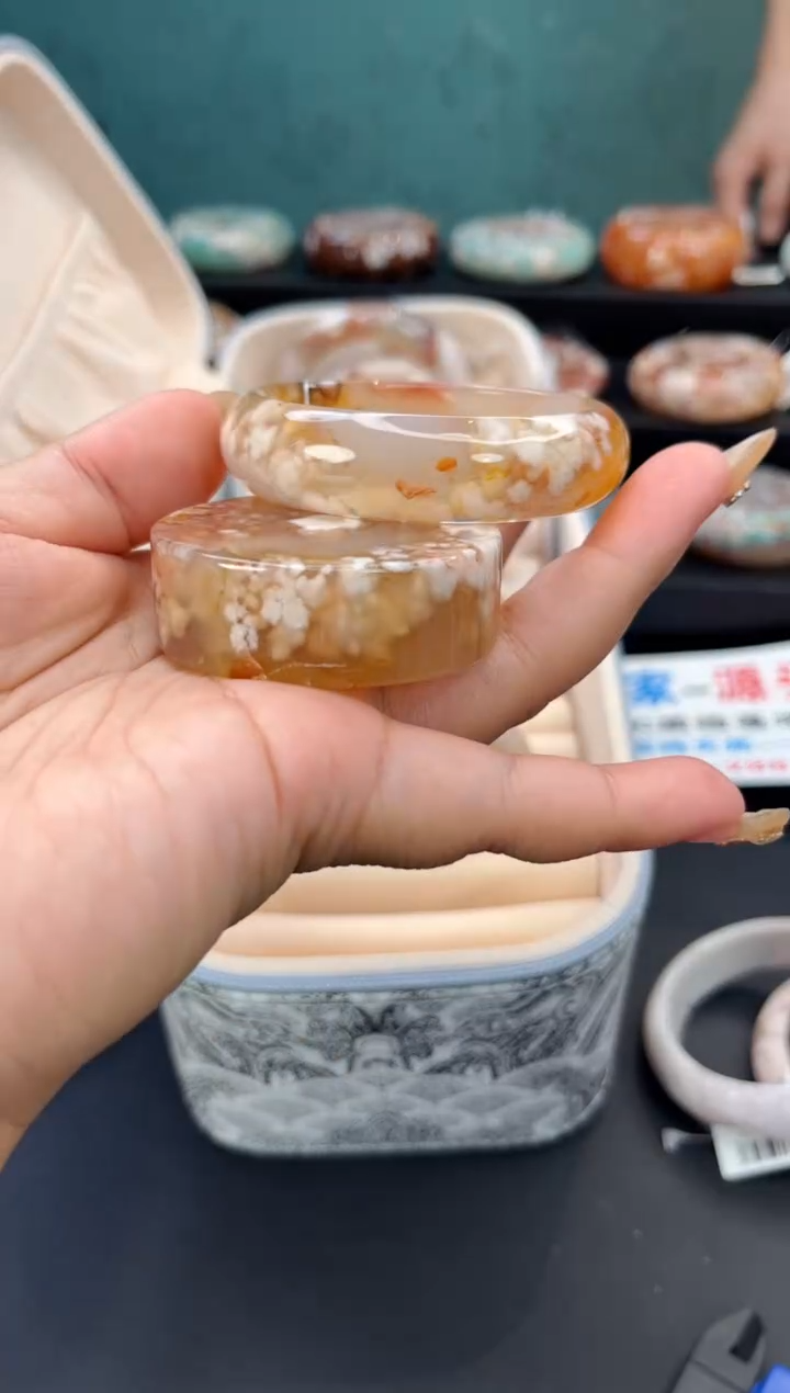 未镶嵌手镯石英质玉（51圈口）赠送镯心 