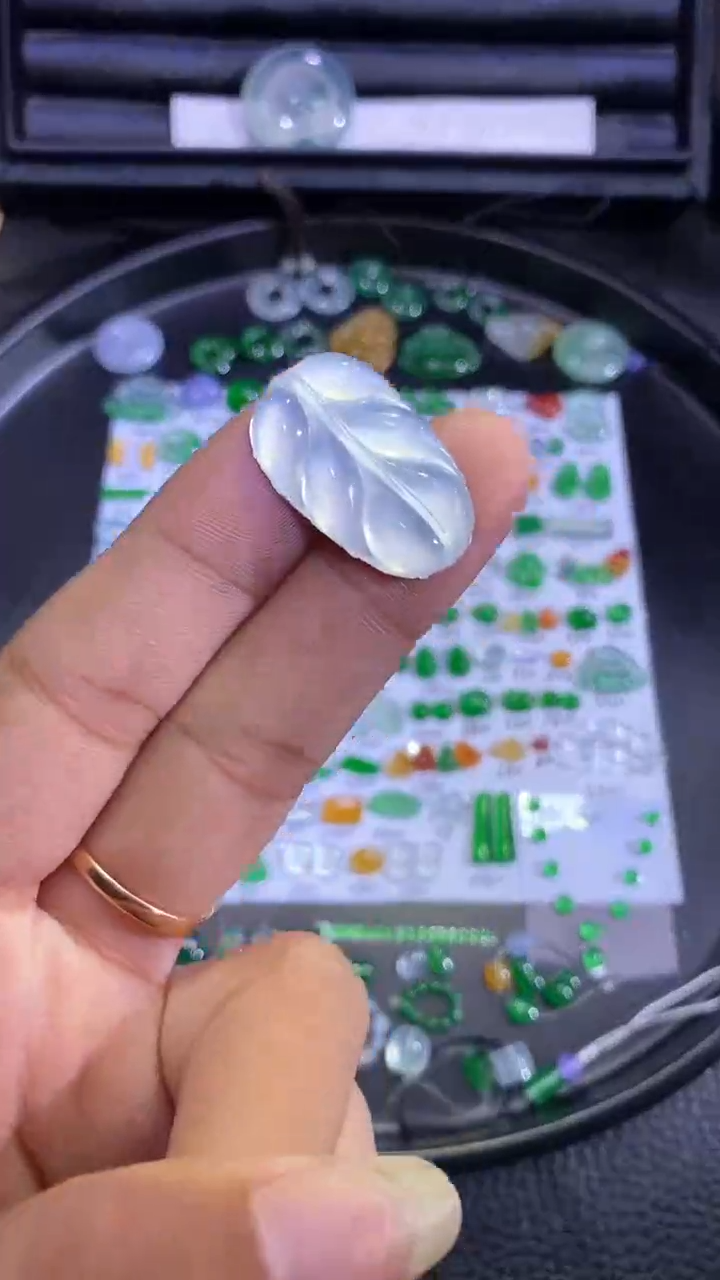 未镶嵌挂件翡翠叶子