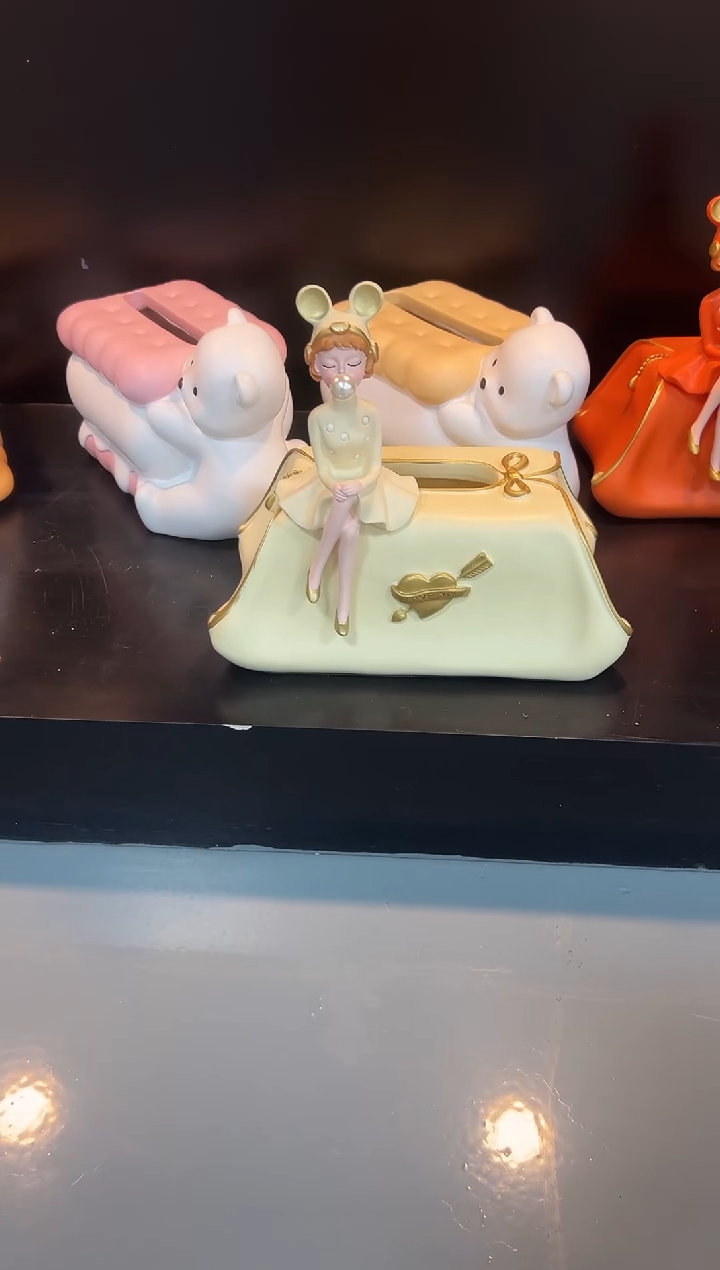 树脂泡泡女孩纸巾盒黄色