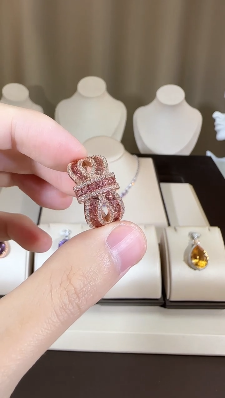 【闪购商品】碧玺戒指银S925镶嵌樱花粉设计款排戒